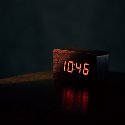 ウッド調LEDクロック(ブラウン)