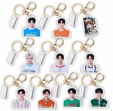 リングとフックの2つを付けたアクリルキーホルダー