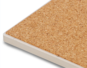 コルク貼りでキズつけない