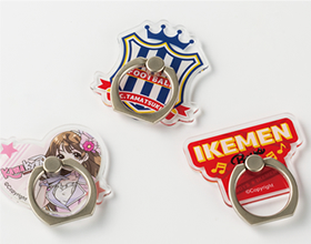 グッズ化したアクリルのスマホキーリング