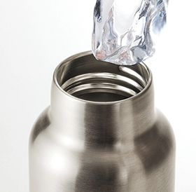 ハンドル付きで使いやすいステンレスボトル