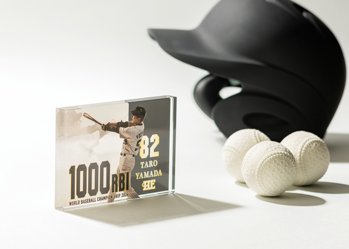 両面印刷で立体感のある表現が可能なアクリルブロックのご紹介