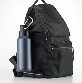 炭酸飲料やアルコール飲料でも冷たい温度をキープできるステンレスボトル